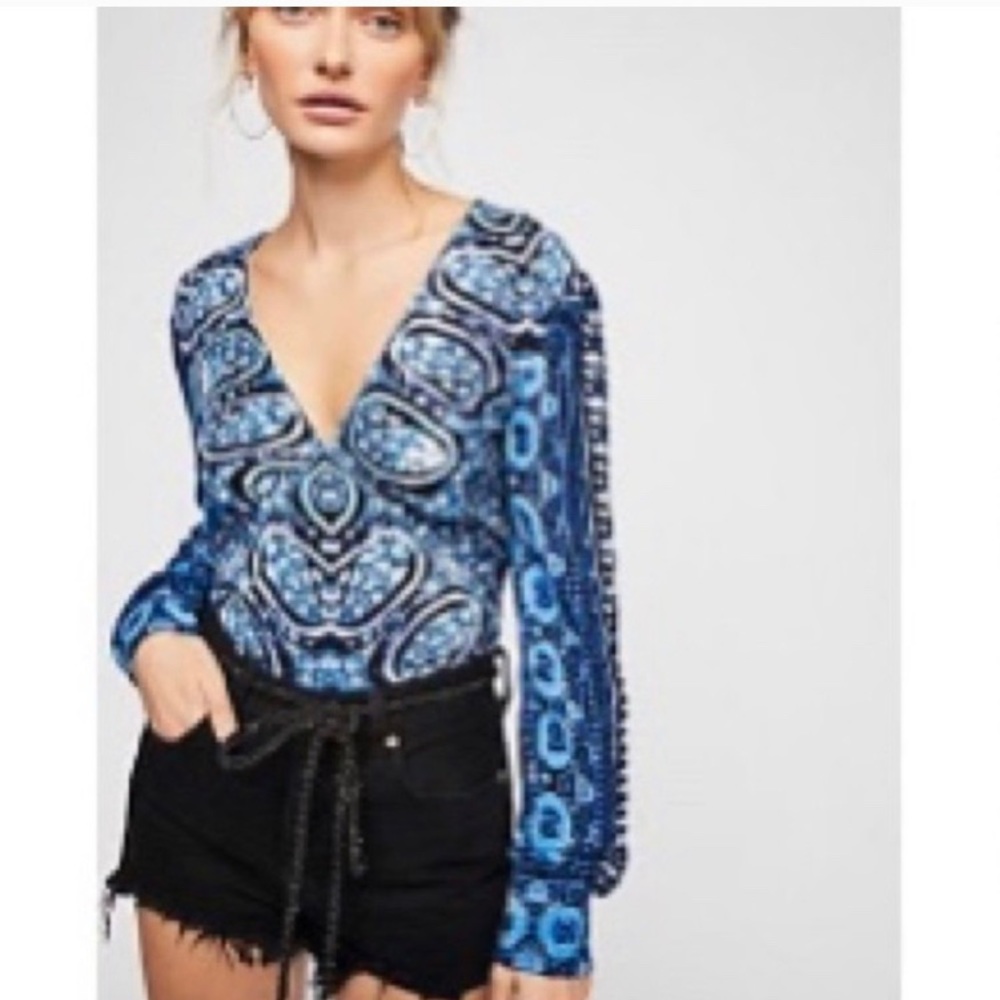 Free people blue paisley boho scrunched crop top M